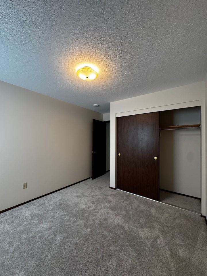 Brookside Manor - Photo 7 of 25