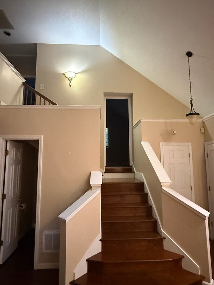 108 Riverwalk Ct - Photo 4 of 12