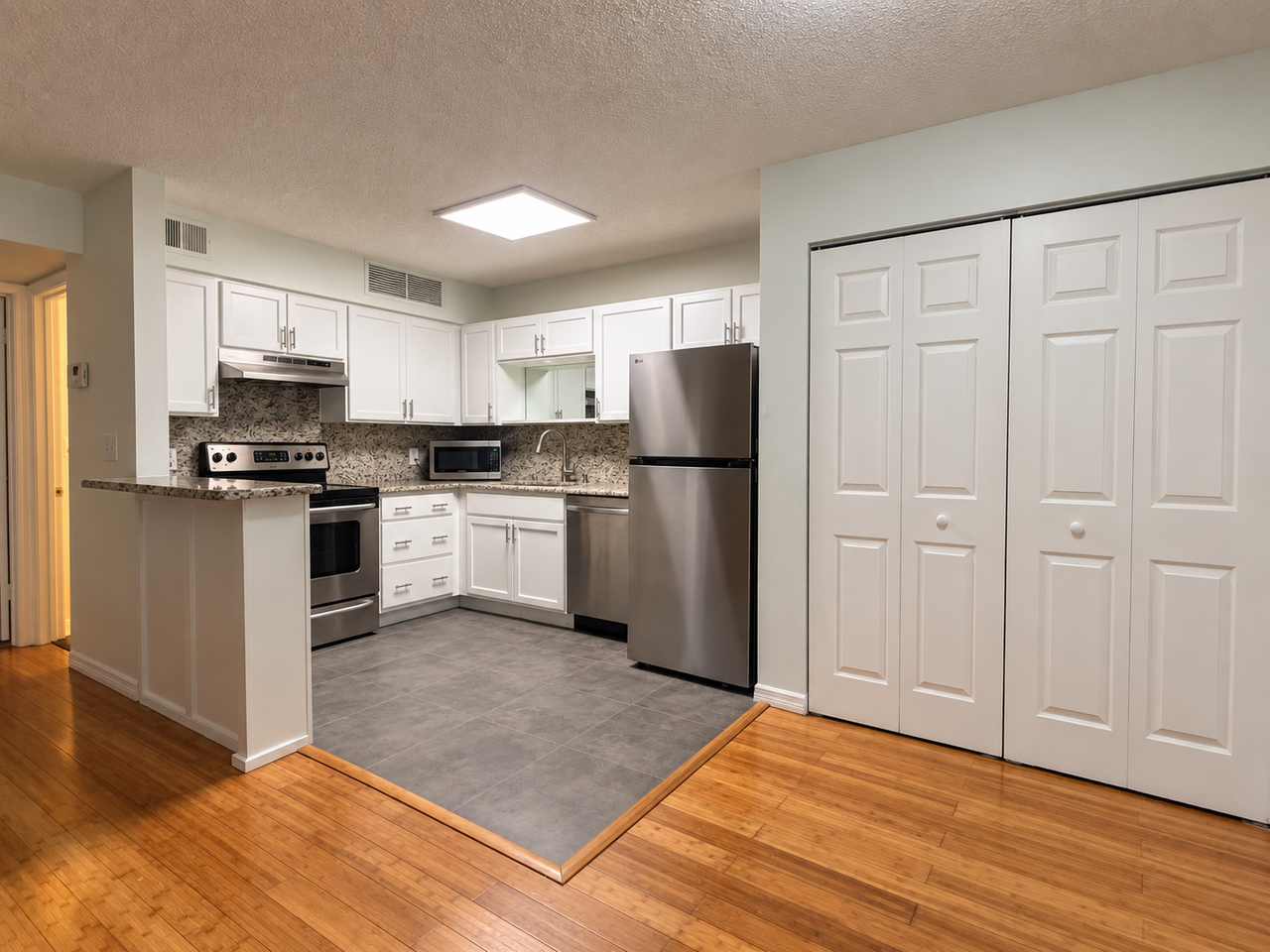 305 Lakepointe Drive - 1Unit 101 #1 - Photo 6 of 34