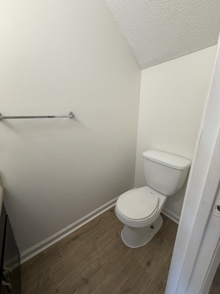 4 Coastal Ct #3 - Photo 7 of 20