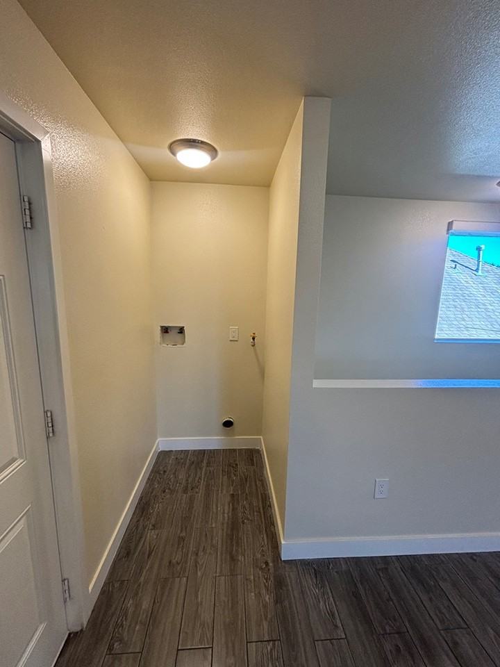 322 1/2 East 33rd Street - Photo 6 of 18