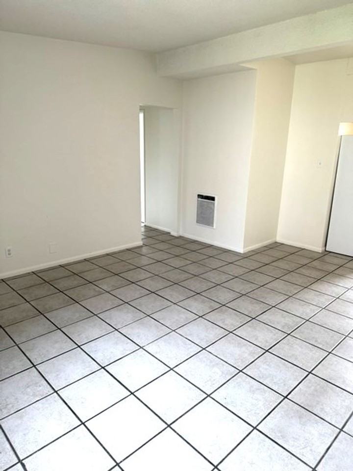 4522 11th St #4524D - Photo 2 of 8