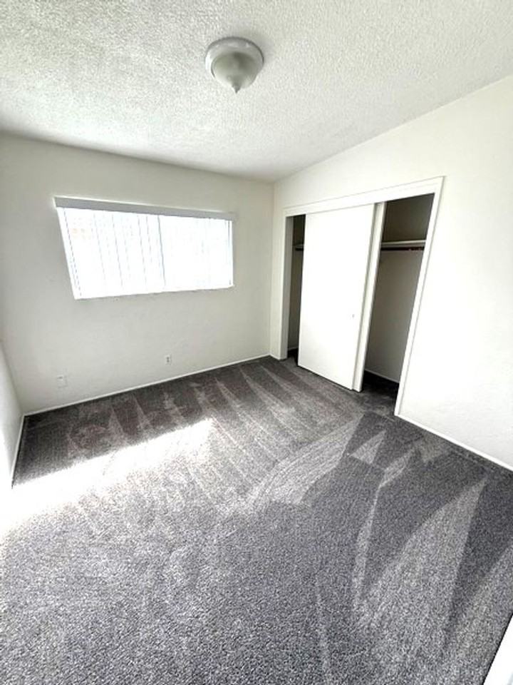4522 11th St #4524D - Photo 6 of 8