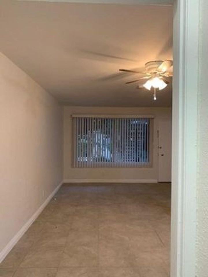Sepulveda - Photo 2 of 10