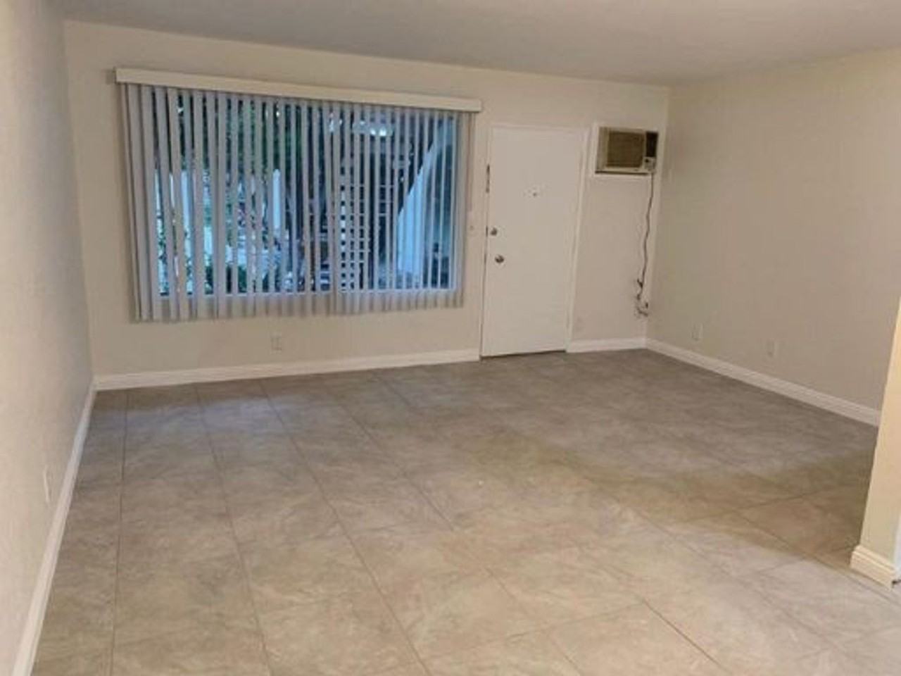 Sepulveda - Photo 4 of 10