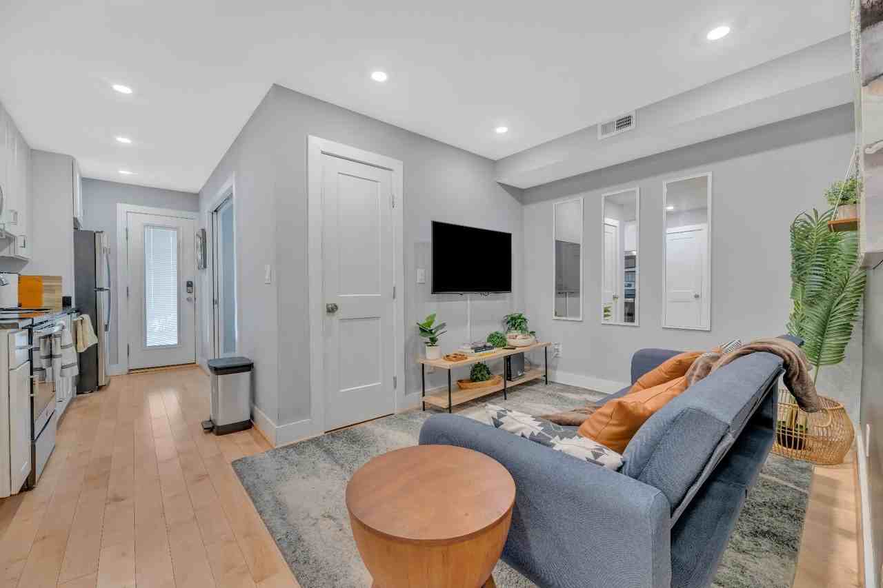 833 19th St Ne - Photo 7 of 20