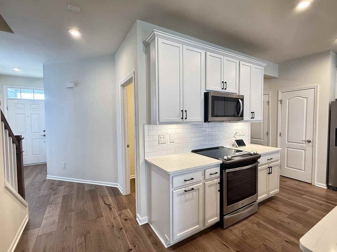 2820 Fairgrove Crescent Dr #1 - Photo 4 of 39