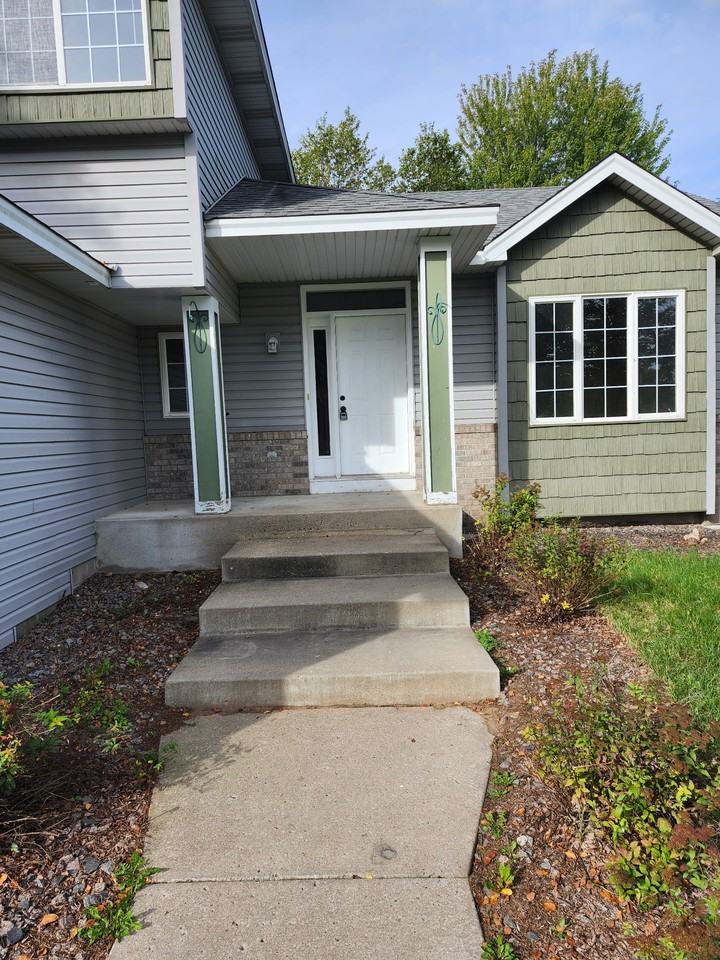 15344 Linnet St Nw #1 - Photo 4 of 32