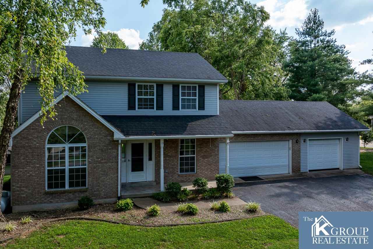 119 Charlotte Cir - Photo 2 of 11