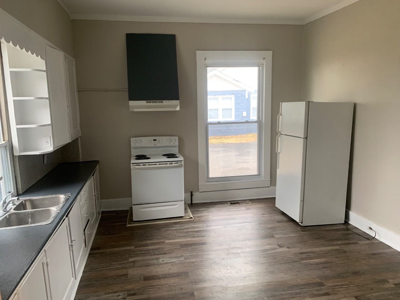 309 Hollywood Dr - Photo 3 of 11