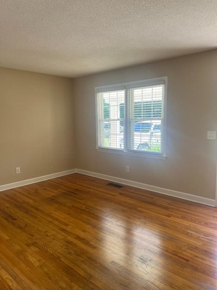3009 Arrowhead Cir - Photo 3 of 20