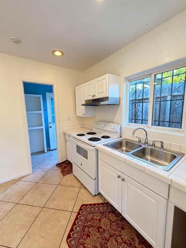 2749 Broadway - Photo 2 of 20