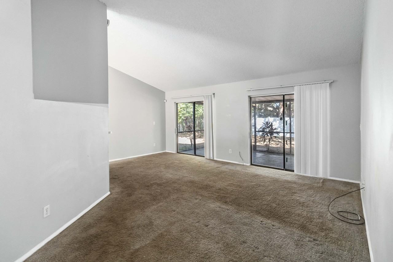 218 Cranbrook Dr #1 - Photo 5 of 22