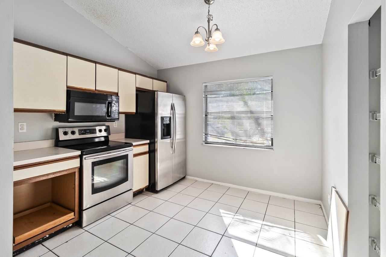 218 Cranbrook Dr #1 - Photo 6 of 22