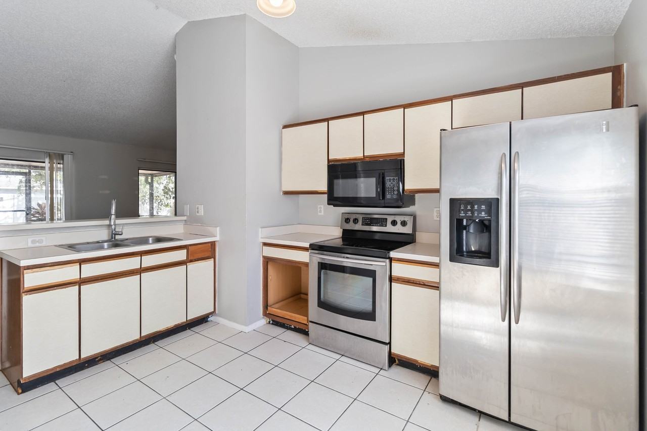 218 Cranbrook Dr #1 - Photo 7 of 22