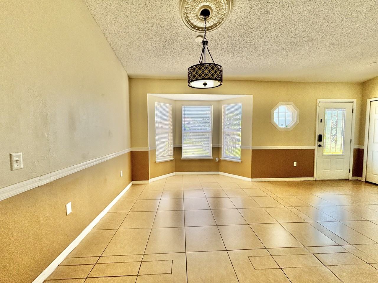913 Nancy Ct #1 - Photo 5 of 19
