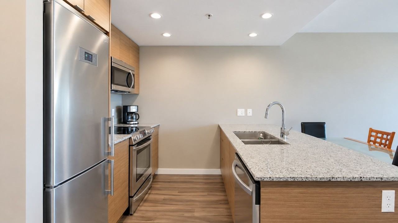 135 17th Street East - Photo 6 of 14