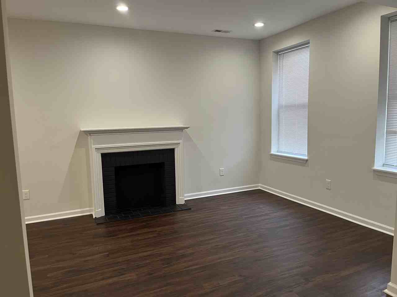 304 Lyndhurst St #1 - Photo 3 of 20