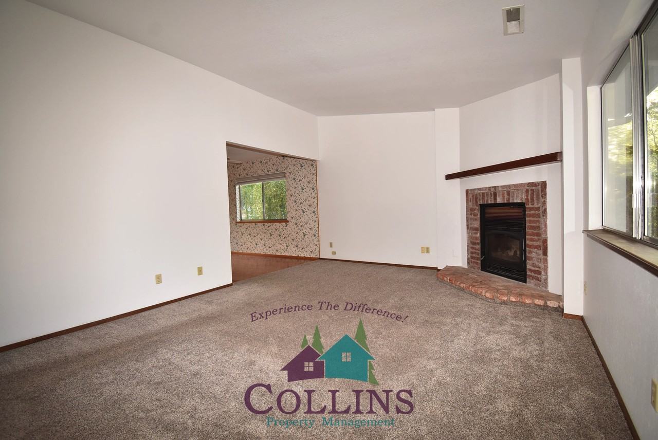 111 Maryland Dr #A - Photo 4 of 17