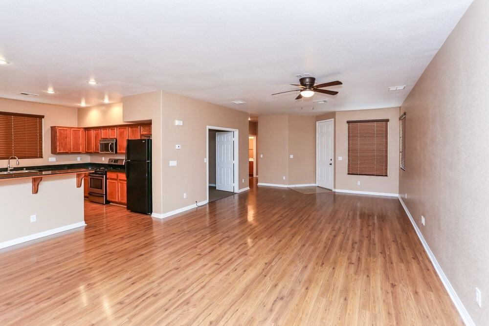 9024 High Horizon Ave - Photo 3 of 18