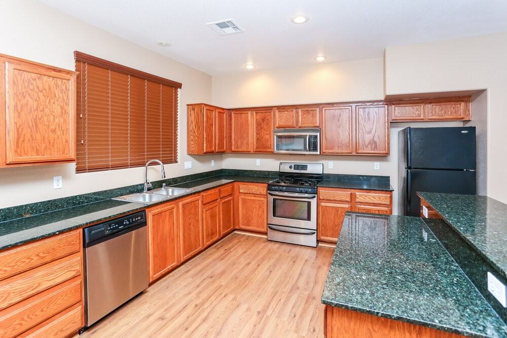9024 High Horizon Ave - Photo 4 of 18