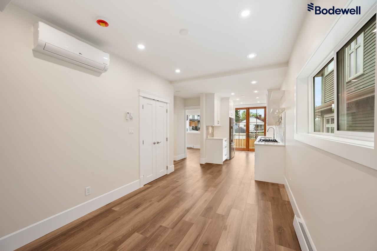 962 13th Ave E - Photo 5 of 40