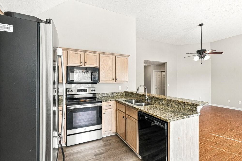 277 Iris Dr - Photo 7 of 16