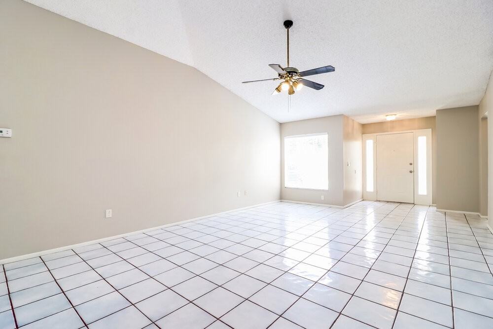 313 Crayford Pl - Photo 3 of 16