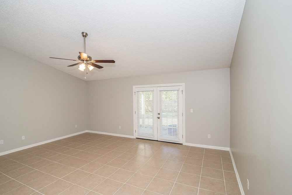 8444 Staplehurst Dr W - Photo 3 of 15