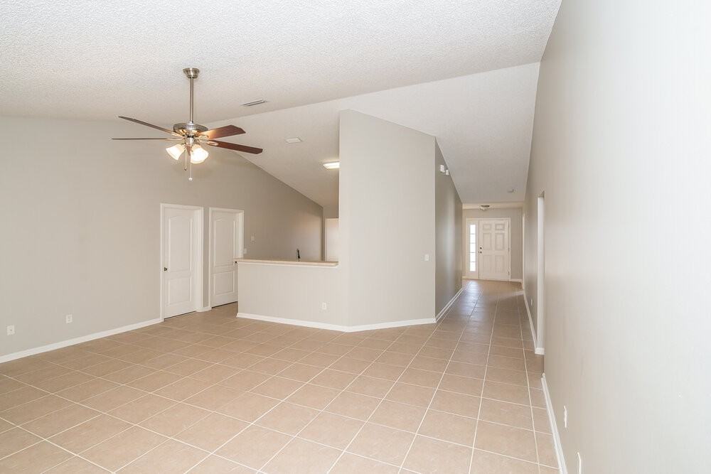 8444 Staplehurst Dr W - Photo 4 of 15