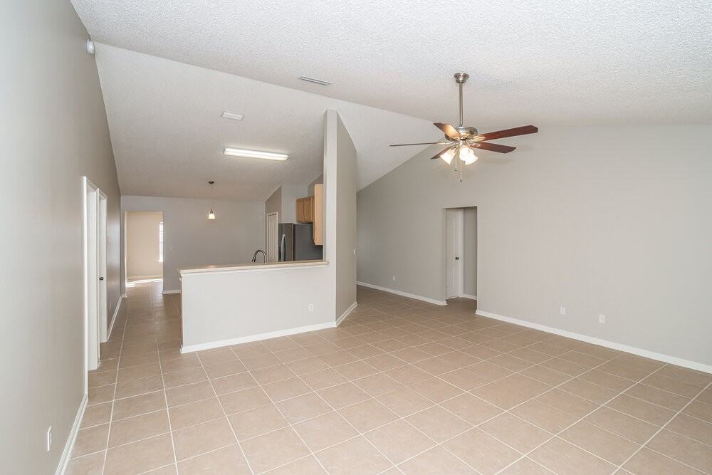 8444 Staplehurst Dr W - Photo 6 of 15