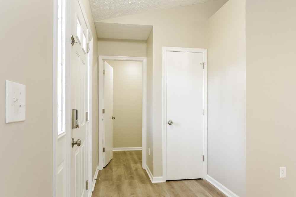 4572 Dungannon Dr - Photo 4 of 17