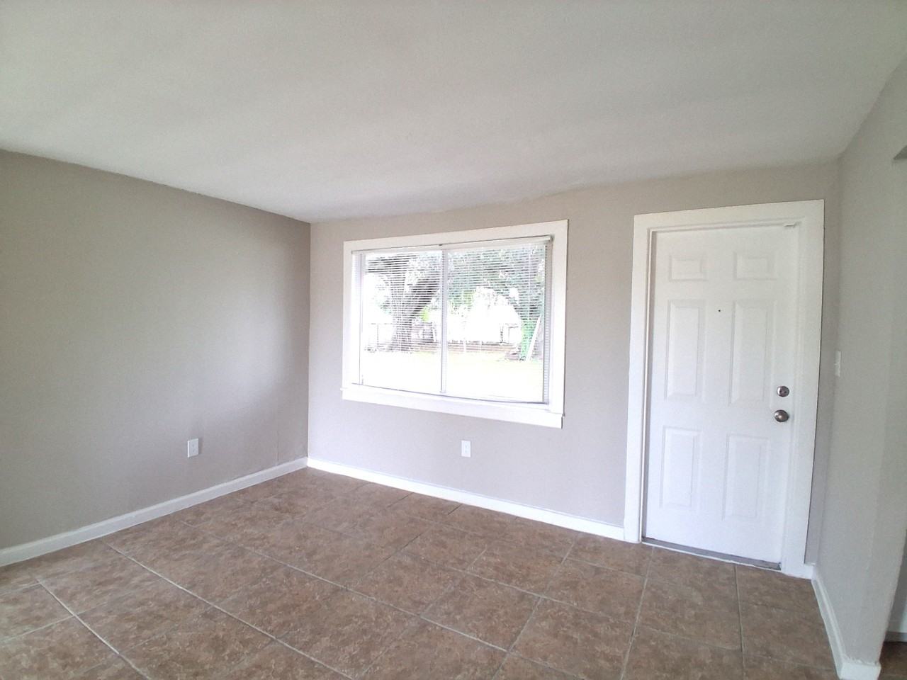 1631 Palmetto Ave #1 - Photo 5 of 14