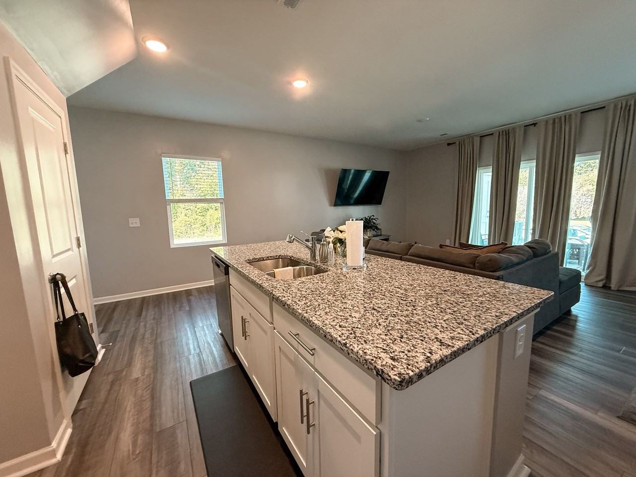 3513 Walker Dr W Apt A - Photo 6 of 18