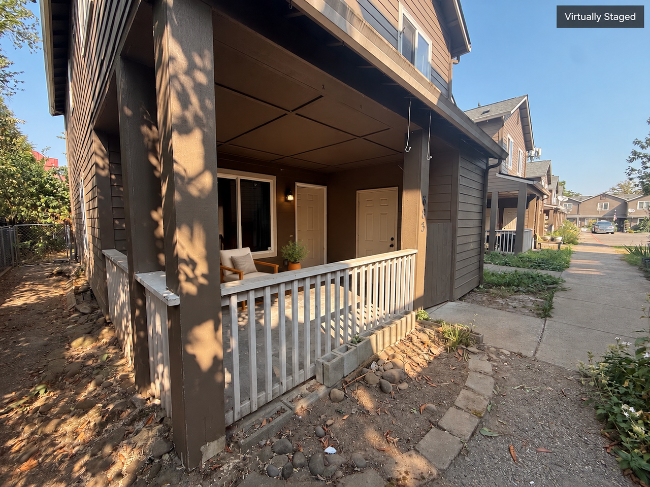 683 Se 197th Ave - Photo 3 of 40