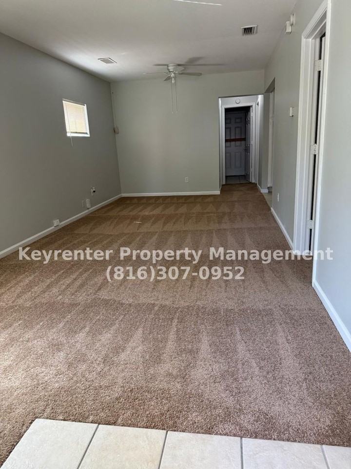 8022 Garfield Ave - Photo 5 of 13