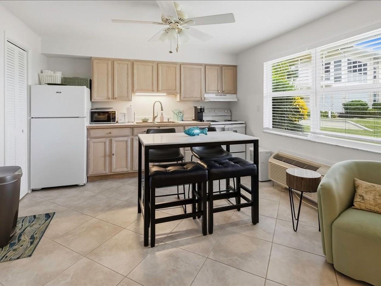 850 Palm St - Photo 5 of 21