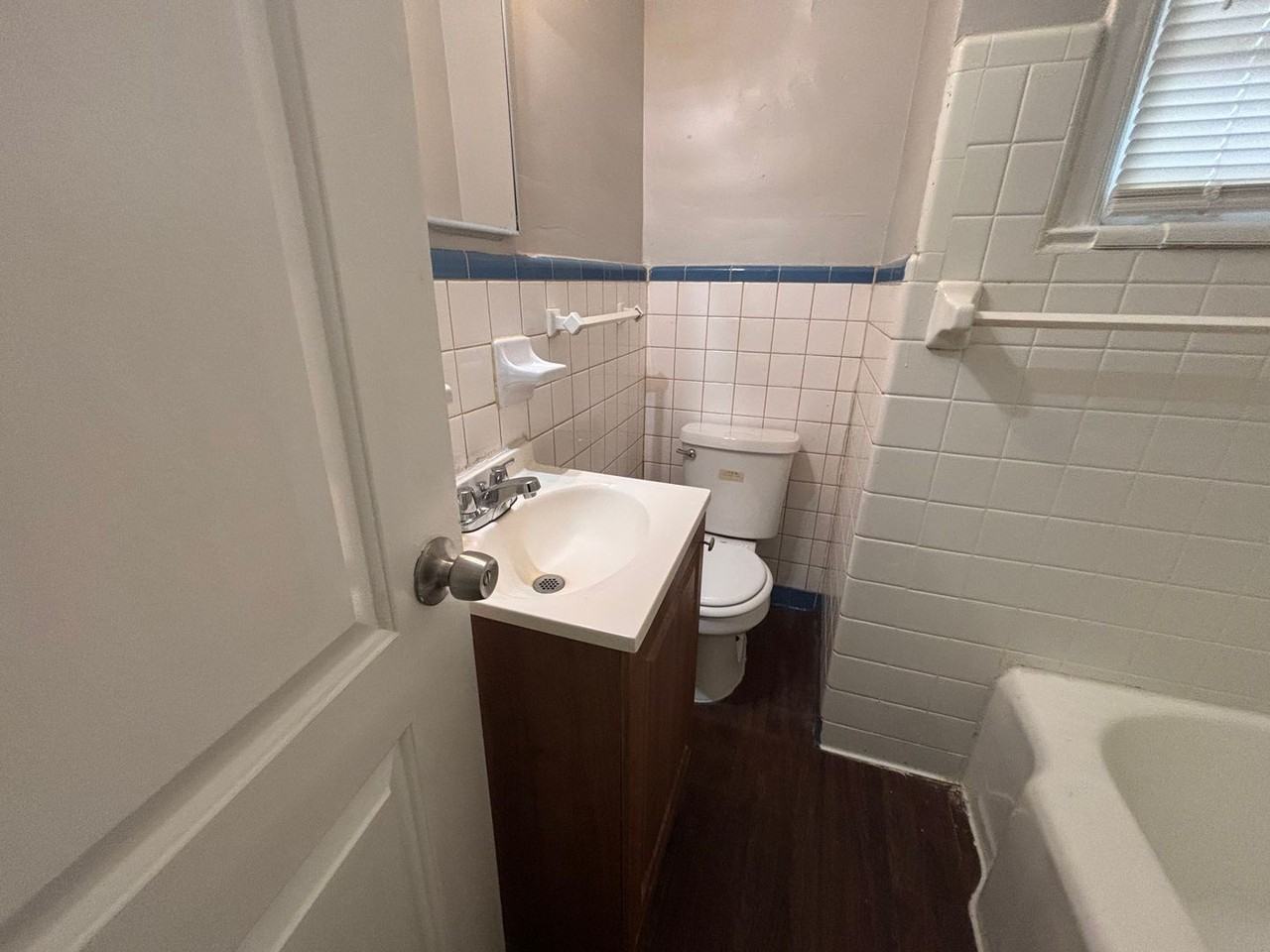 2188 Jackson Ave - Photo 2 of 12
