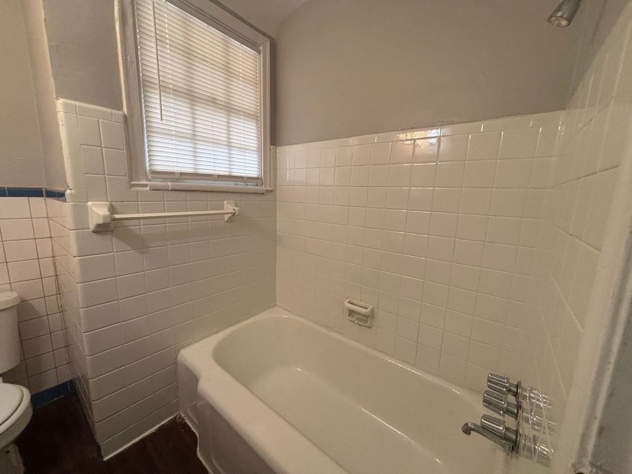 2188 Jackson Ave - Photo 3 of 12
