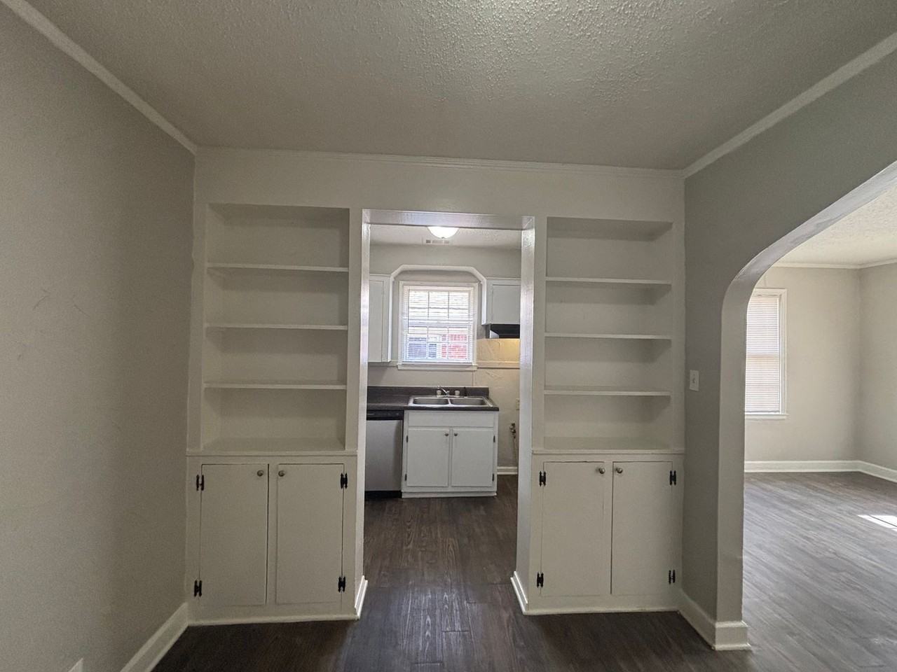 2188 Jackson Ave - Photo 4 of 12