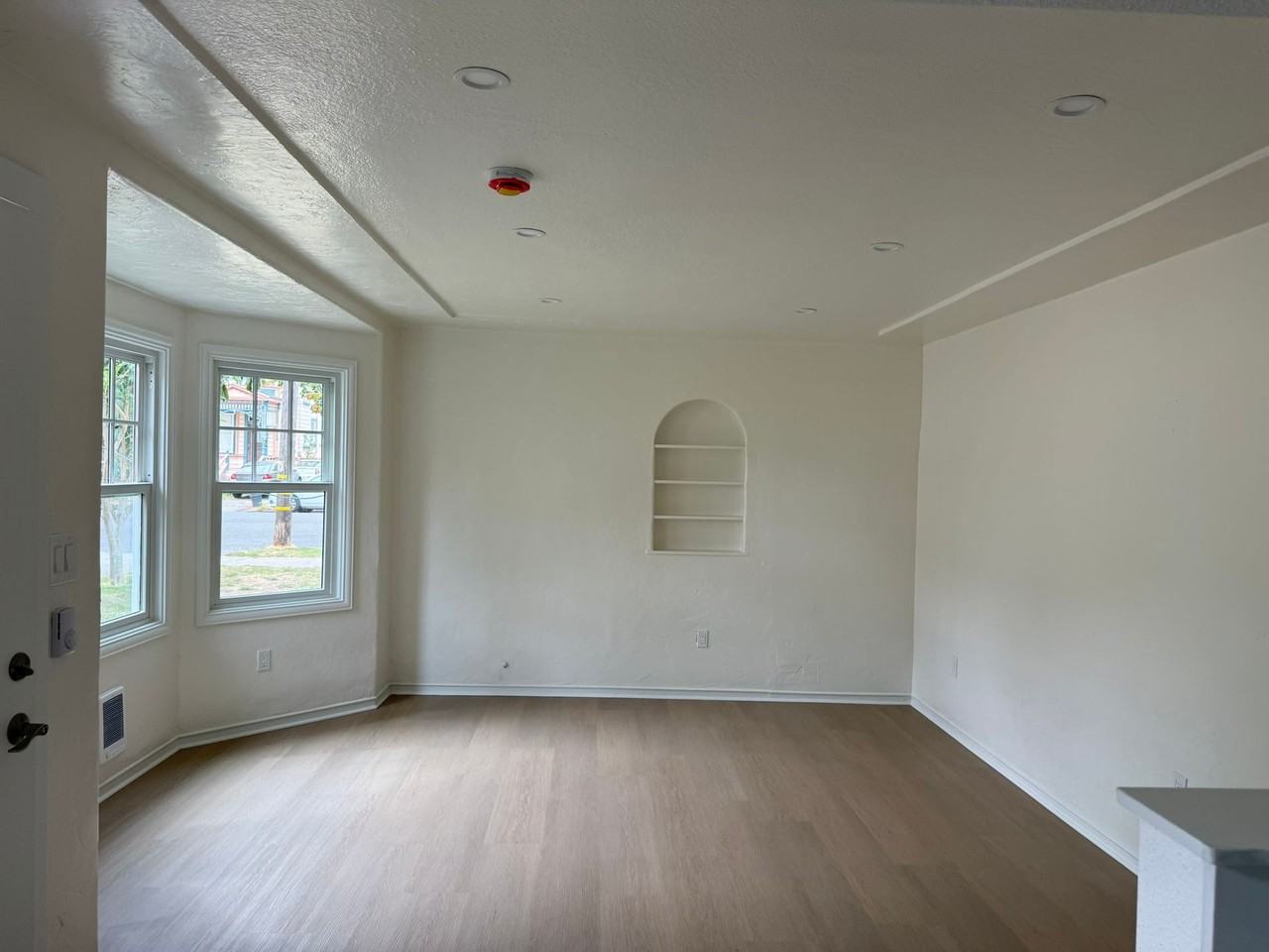 1100 Park Ave - Photo 7 of 29