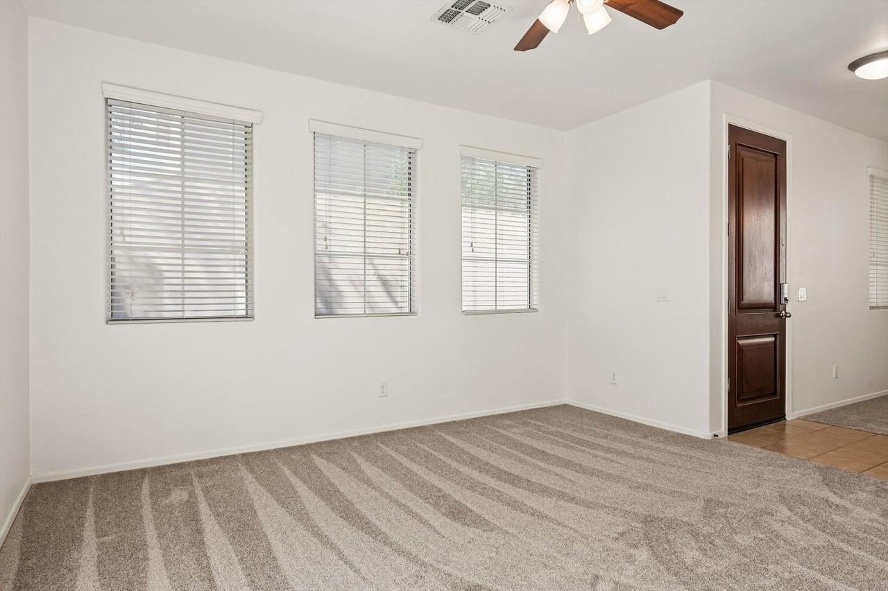 4256 E Carla Vista Dr - Photo 4 of 27