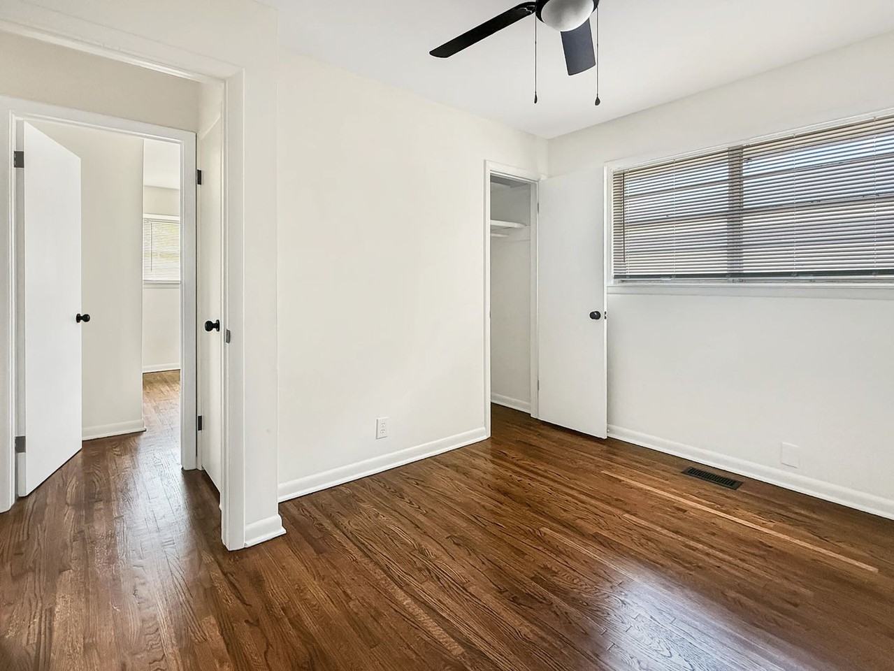 10212 E 7th St - Photo 4 of 9