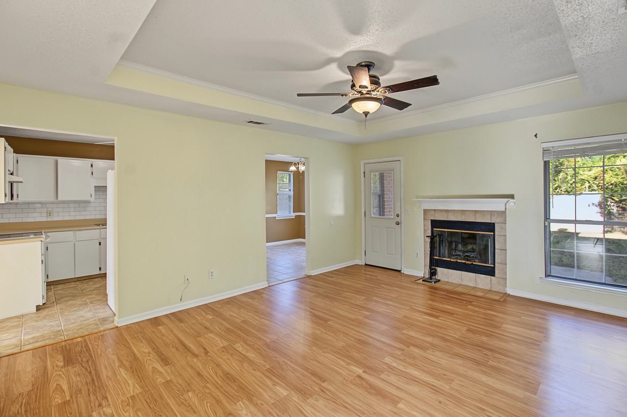 2352 Rowe St #1 - Photo 6 of 35