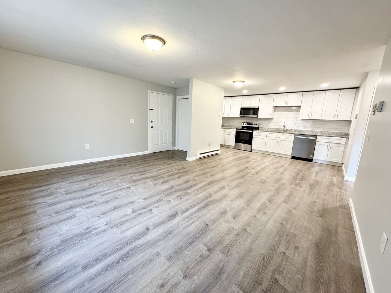 433 Sunderland RoadApt I #I - Photo 3 of 12