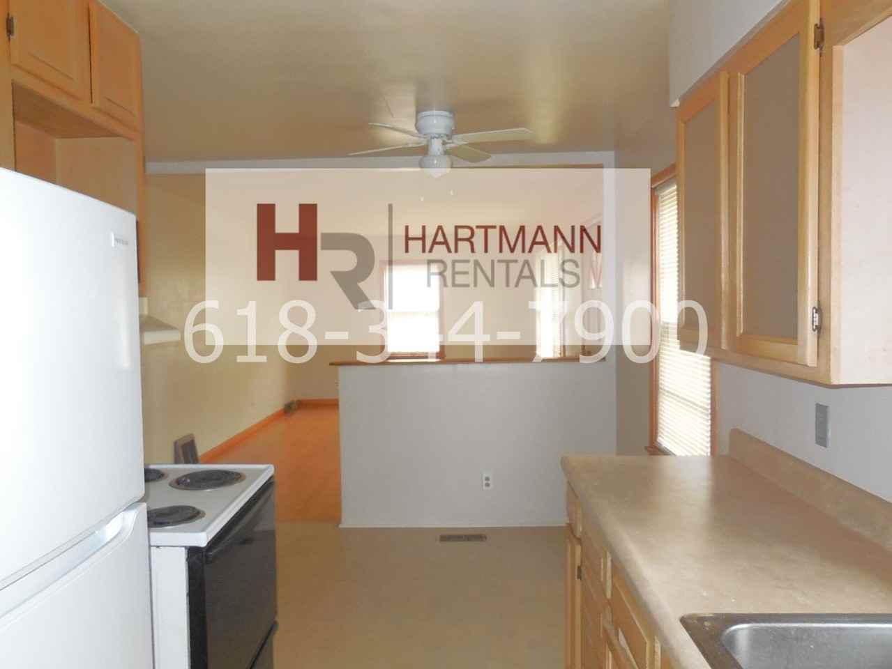 338 S Benton St - Photo 4 of 16