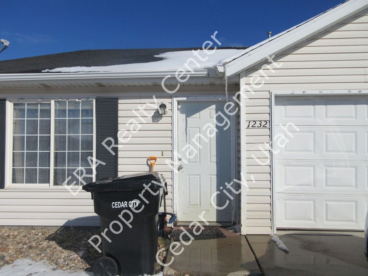 1232 N 575 W