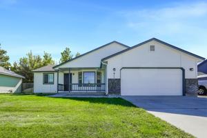 featured image of 611 Winter Pl #1