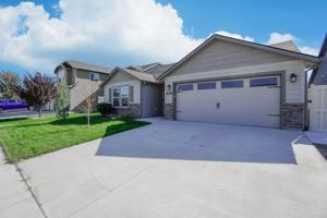 featured image of 635 Alpine Lake St #1