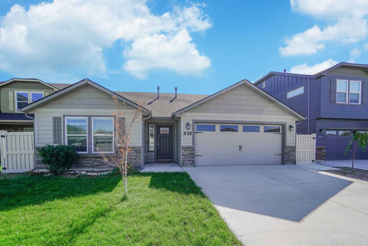 635 Alpine Lake St #1 - Photo 4 of 34